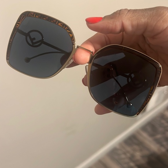 Fendi Accessories - Fendi women sunglasses
